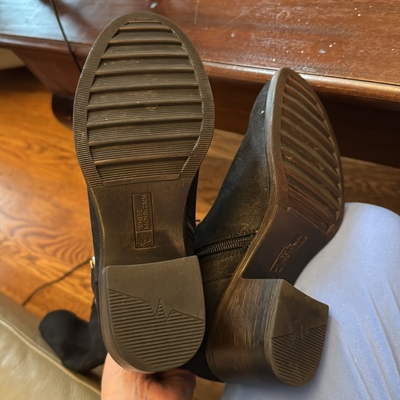 White Mountain Paulina black heeled boots size 8M - Picture 4 of 5